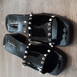 Nicole Miller studded jell sandals black 2.5 inch heel